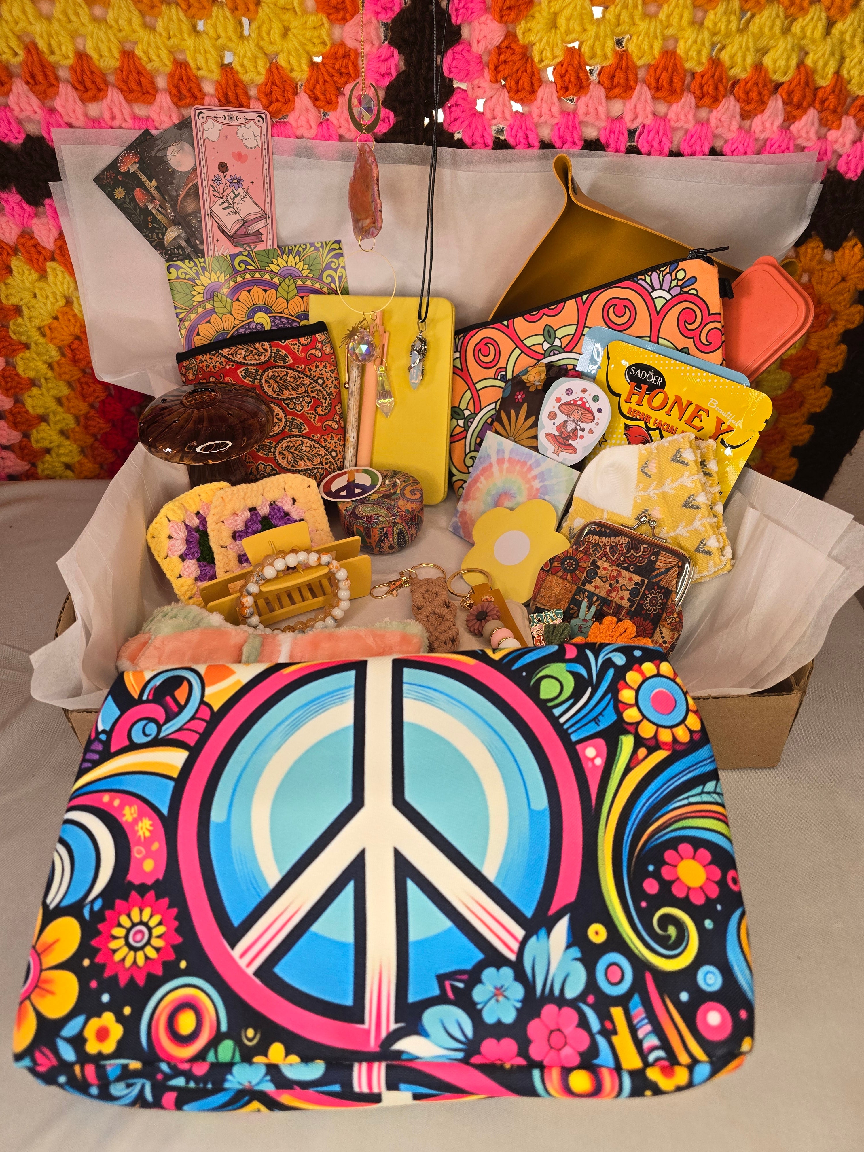 2 Scoop Mystery Bundle (28+ items) + 1 Groovy Item